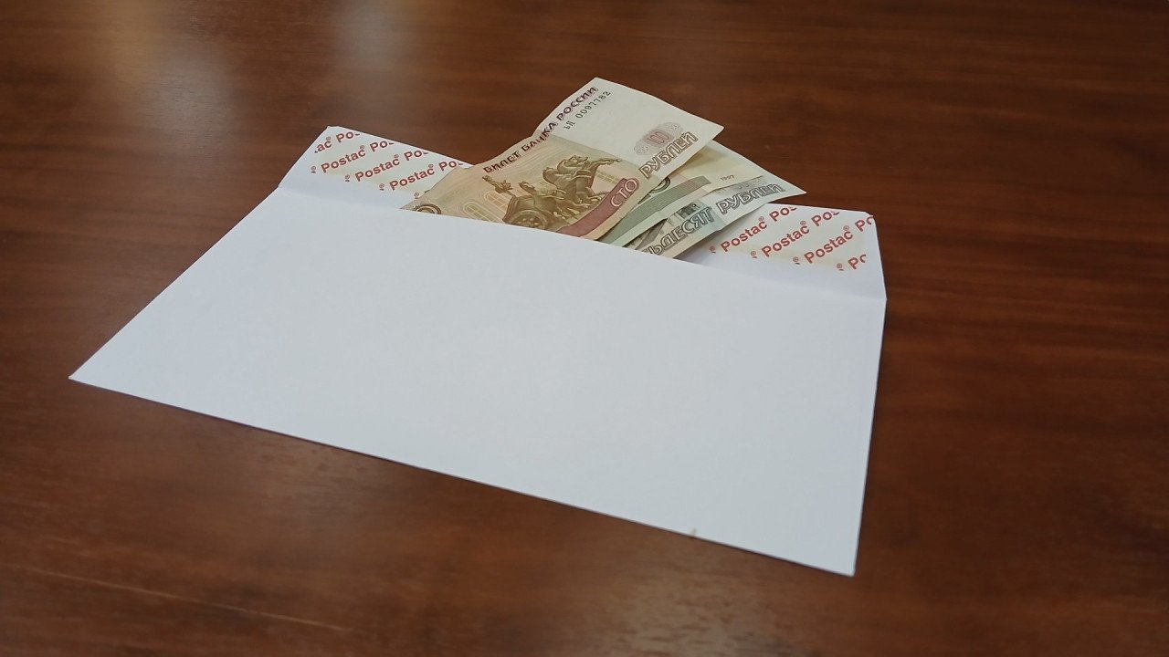 Россияне стали толерантнее относиться к «серым» зарплатам
