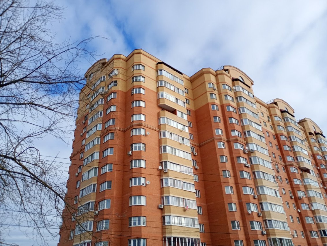 КС: купленная ребенком квартира не лишает родителя права на социальные выплаты